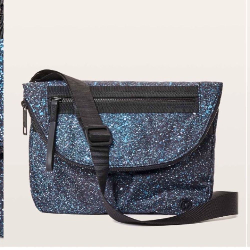 🍋Rare** Lululemon festival bag II 5L